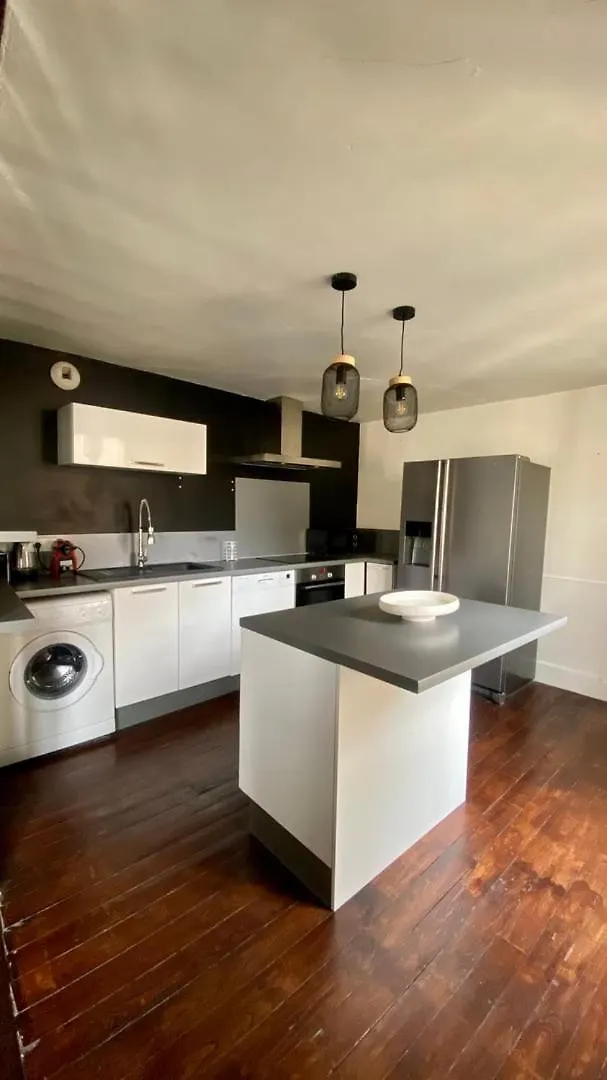 Prime Location In Rennes For 6 Guests Appartement