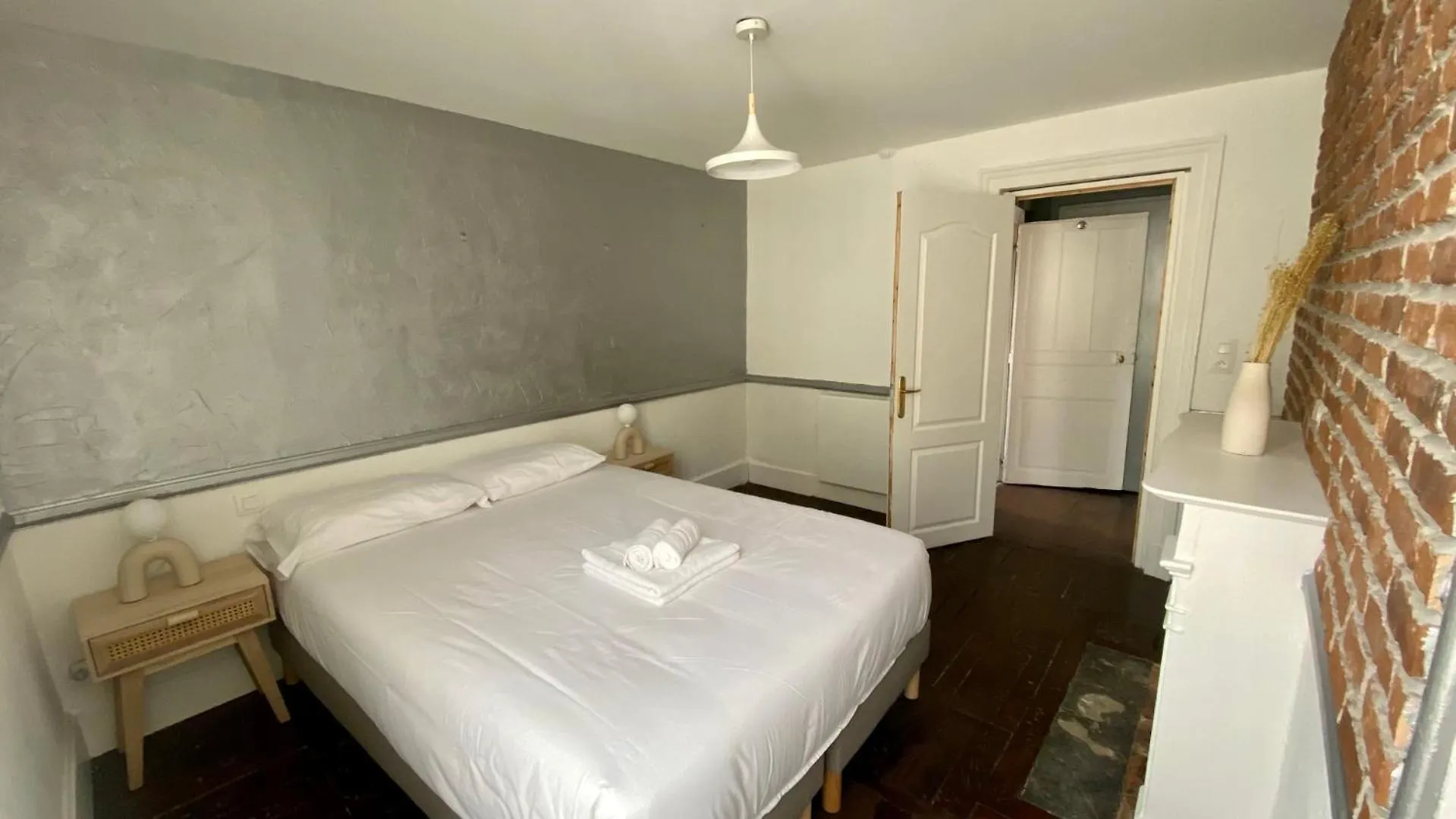 Prime Location In Rennes For 6 Guests Appartement